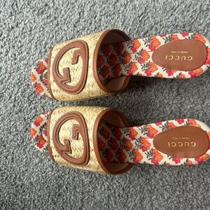 Gucci Tan Woven Slides with Red Orange Floral Insole